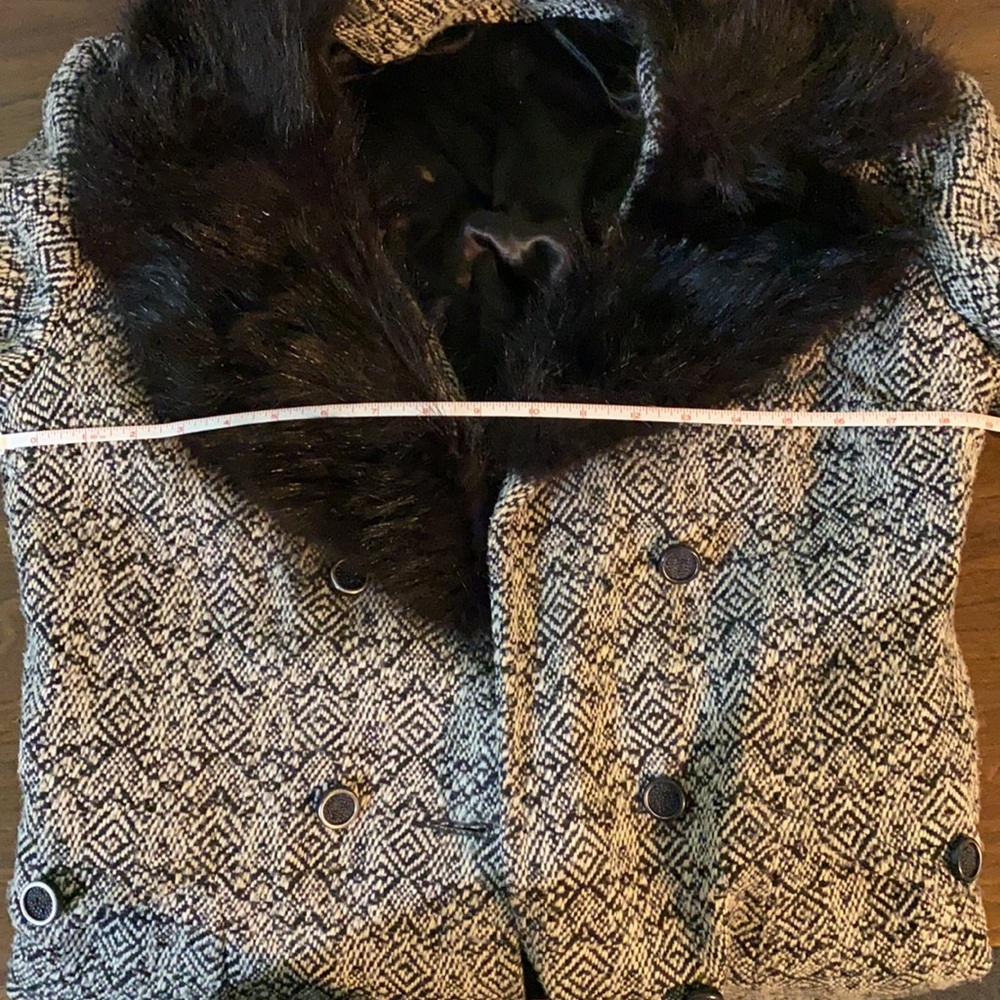 LUXURIOUS WOOL & FAUX FUR JACKET - Picture 8 of 9